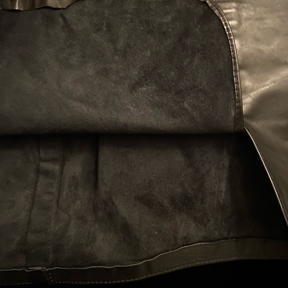 Black leather mini skirt - Picture 9 of 10